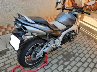 Suzuki GSR600 - 4