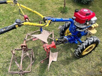 Rozpredám malotraktor Agzat - 4