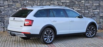 ŠKODA OCTAVIA SCOUT 2.0TDI 4x4 DSG STYLE LED NAVI TAŽNÉ - 4