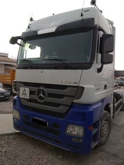 Hákový nosič kontajnerov MERCEDES ACTROS 2546 - 4