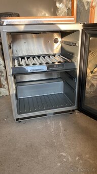 Prémiová vinotéka z nehrdzavejúcej ocele - Miele KWT 4154 UG - 4