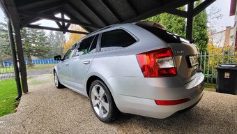 Škoda octavia 2.0 TDI DSG 110KW - 4