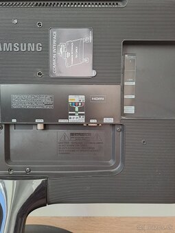 LCD monitor Samsung 24" - 4