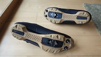 Tretry GIRO Privateer R Black/Gum vel. Eur 48 - 4