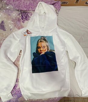 Billie Eilish tričká, mikiny a náhrdelník - 4