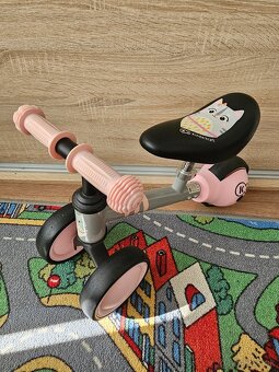KinderKraft CUTIE ružové odrážadlo - 4