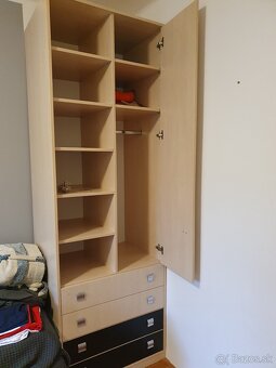Nábytok pre školáka - stôl, vysúvacia posteľ, skrinky - 4