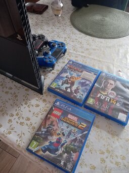 Playstation 4 - 4