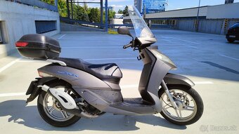 Skuter znen 125 - 4