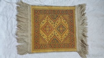 starožitný koberček 30 x 30 cm,  cena 30 - 4