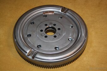 DSG dvojhmotný zotrvačník LUK 415074009 6 stup. - 4