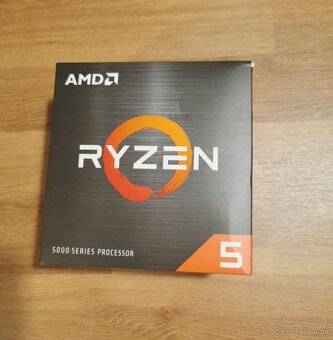 AMD Ryzen 5 5600X - 4
