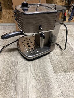 Pakovy kavovar DeLonghi - 4