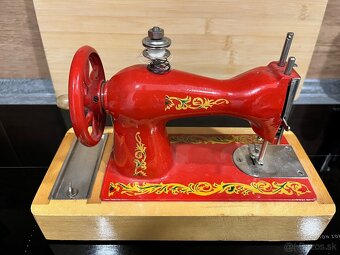 Vintage detský šijaci stroj - 4