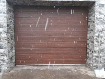 Garazova brana 310x250 orech - 4