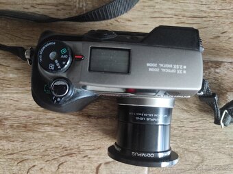 .Olympus Camedia C-3000 Zoom. - 4