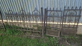 Stará kovová brána - 4