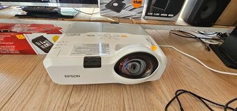 Projektor epson - 4