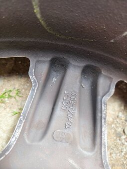 Jeep disky 17R235/65 - 4