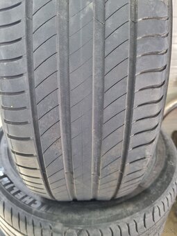 225/45R17 Michelin - 4