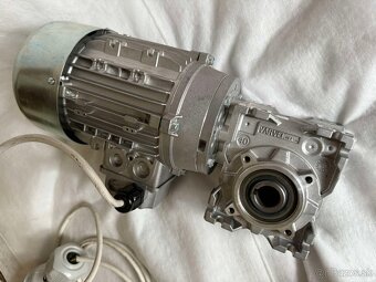 Elektromotory s prevodovkou - 4