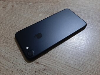 Iphone 7 v super stave s novou bateriou telefon ma len velmi - 4