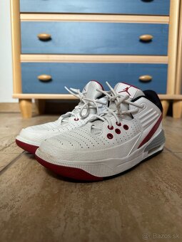 Nike JORDAN MAX AURA 5 - 4