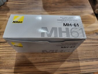 Nabíjačka Nikon MH 61 - 4