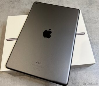 Apple iPad 2021 10.2-inch iPad Wi-Fi 64GB - Vesmírne šedý - 4