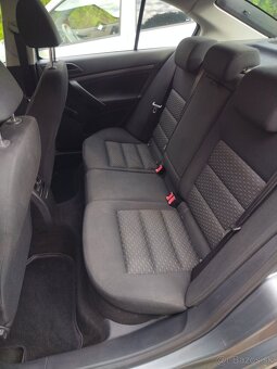 ŠKODA OCTAVIA 2 1.6 benzín. 75kW, rok výroby 2012 - 4
