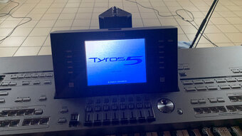 Yamaha Tyros 5 - 4