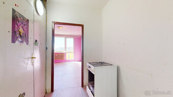 1 - IZBOVÝ PANELOVÝ BYT S LOGGIOU - 4