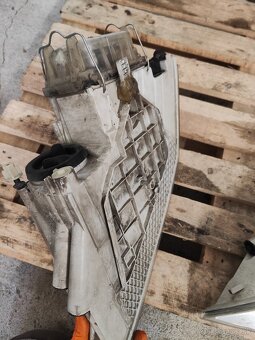 Svetlá Octavia 2 xenón - 4