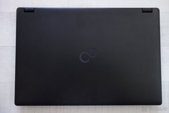 FUJITSU Lifebook E559 - 4