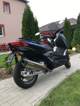 Yamaha XMAX 125 AKRAPOVIČ a doplnky - 4