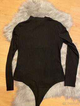 3x čierny top/body - 4