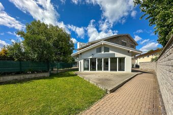 Obchodné priestory v centre mesta Žarnovica (ul. Dolná) - 4