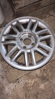 Predám disky na Renault R15 4x100 s pukličkami - 4