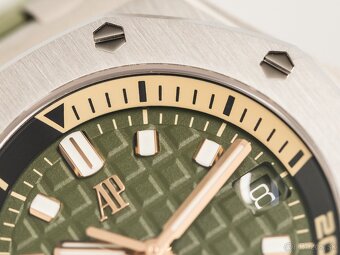 Audemars Piguet Royal Oak Offshore Diver 42mm - 4