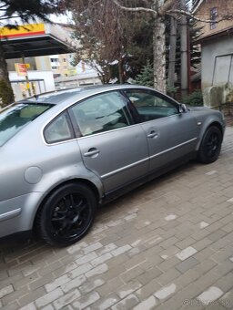 Volkswagen Passat - 4