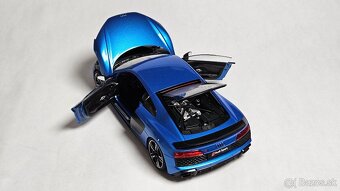 Kengfai 1:18 Audi R8 Coupé - 4