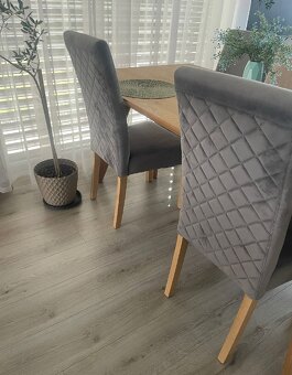 Masívny jedálenský stôl z dubu – ako nový, TOP stav - 4