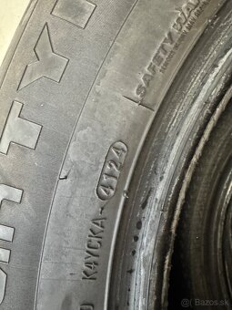 R16 215/65 - 4