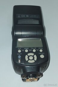 blesk Canon Speedlite 430EX III-RT a blesk Yongnuo YN560 III - 4