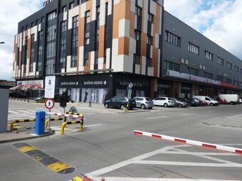 Samostatný kancelársky celok v OC Golden City na Starej Vajn - 4
