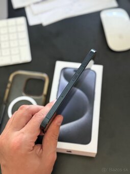 iPhone 15 pro 256gb 93% - 4