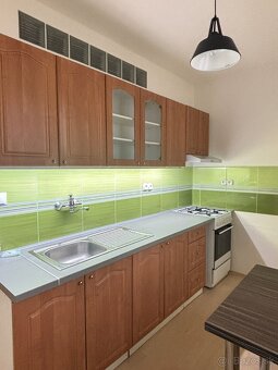 2 izbový byt na prenájom centrum Brezno - 4