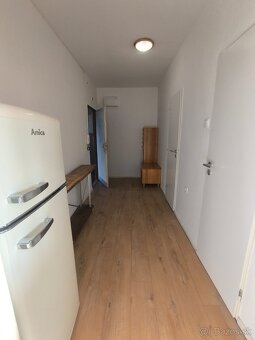 2Izbový byt blízko centra Piešťan - 4