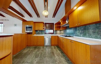 Rodinný dom s 2 bytovými jednotkami - 4