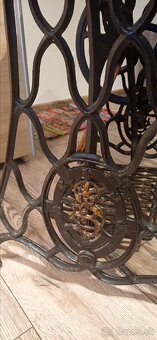 SINGER-podstavec zo šijacieho stroja - 4